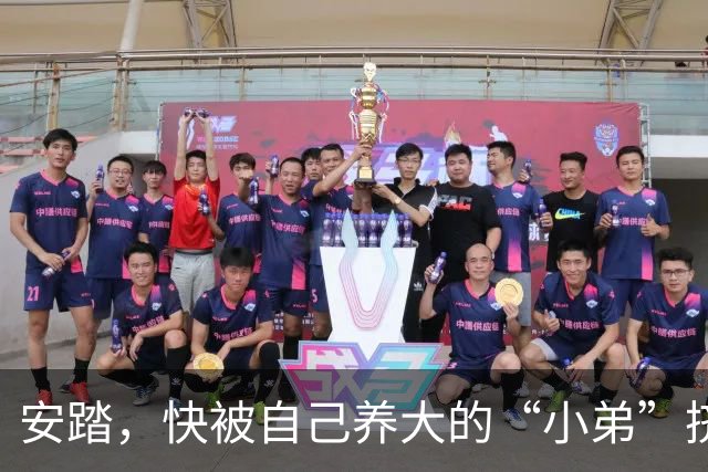 安踏，快被自己养大的“小弟”挤下主位了！